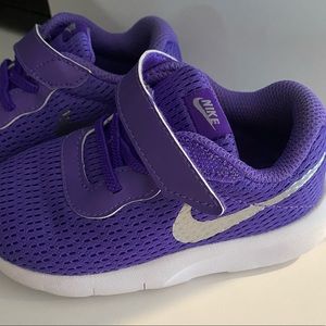 Toddler girls size 7 Nike shoes